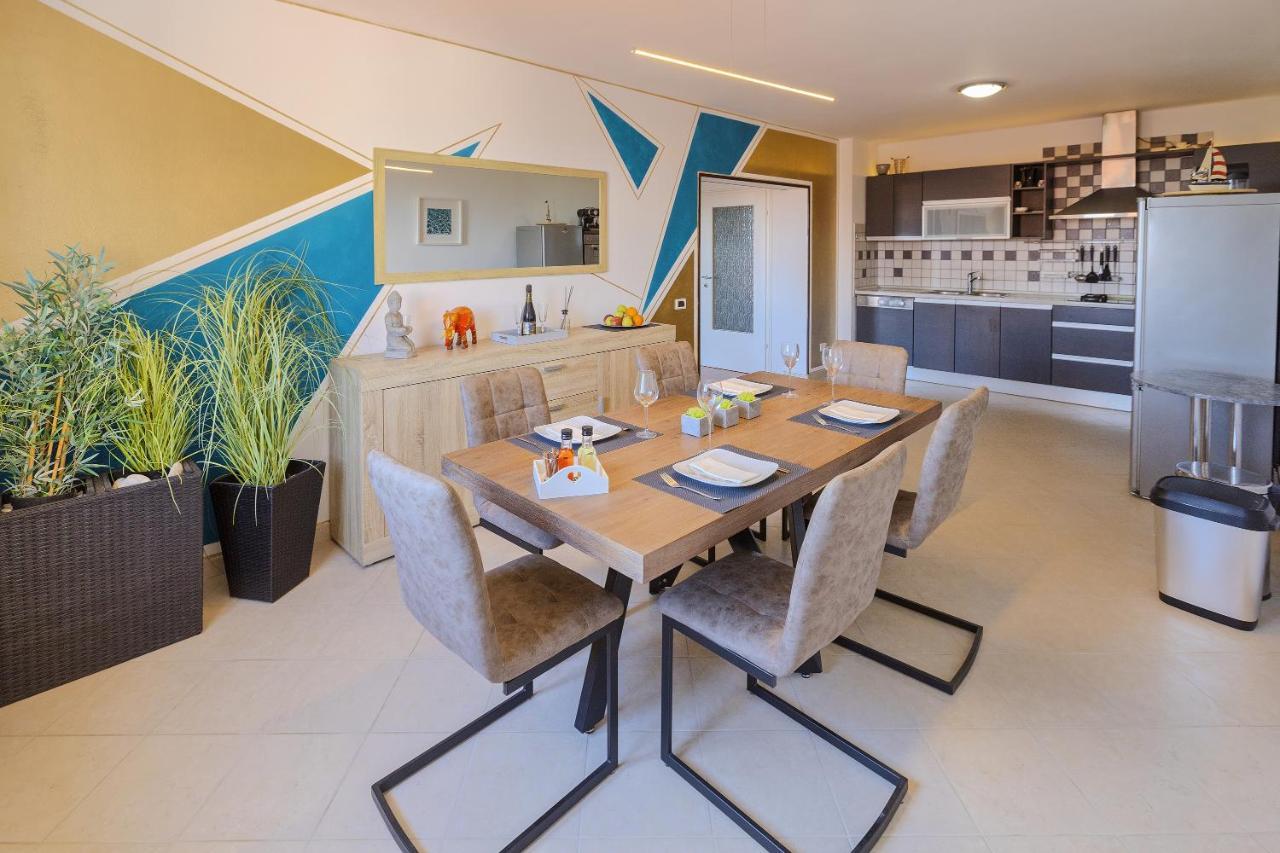 Apartment Rizzi Pula Luaran gambar