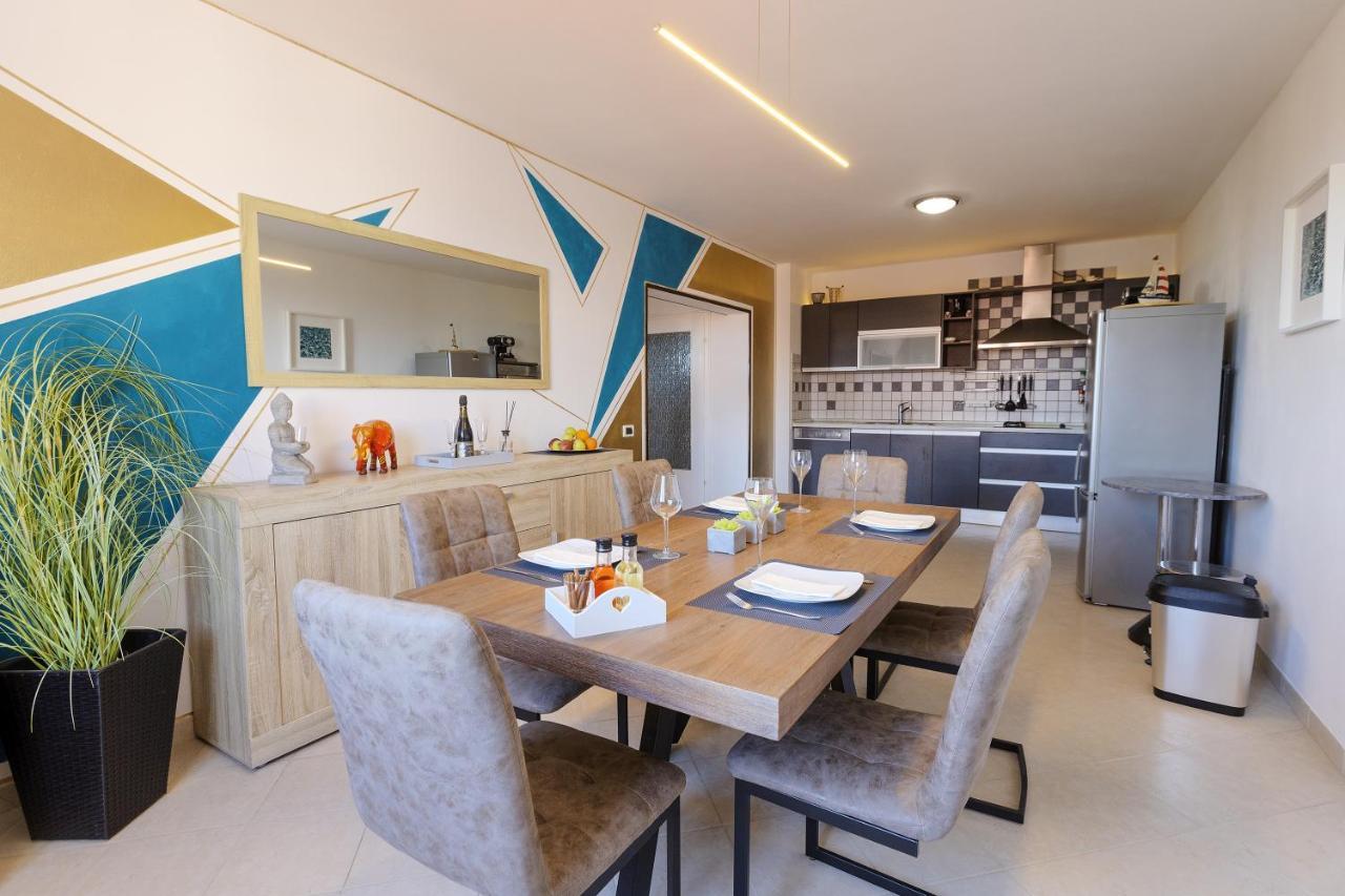 Apartment Rizzi Pula Luaran gambar