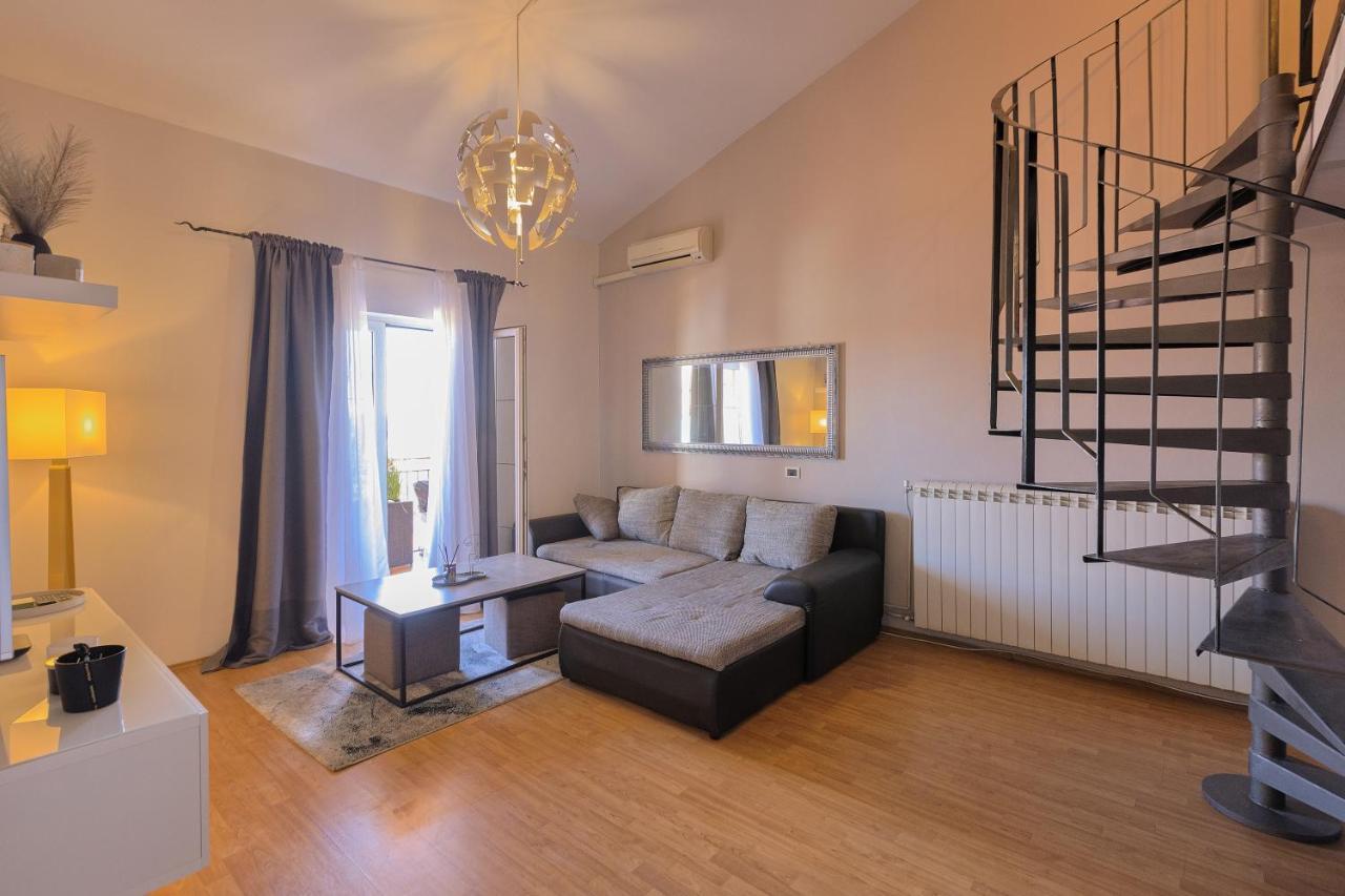 Apartment Rizzi Pula Luaran gambar