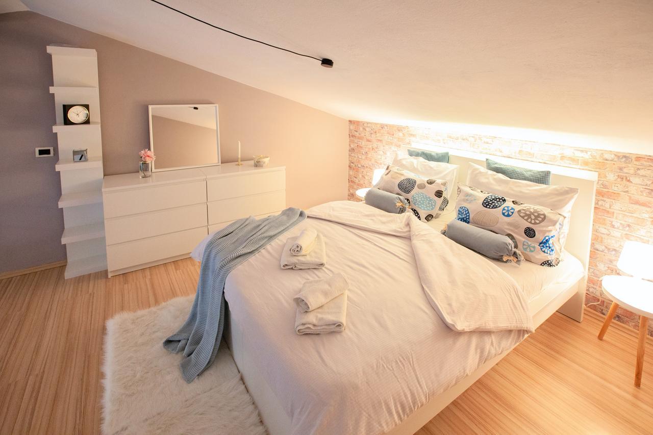 Apartment Rizzi Pula Luaran gambar