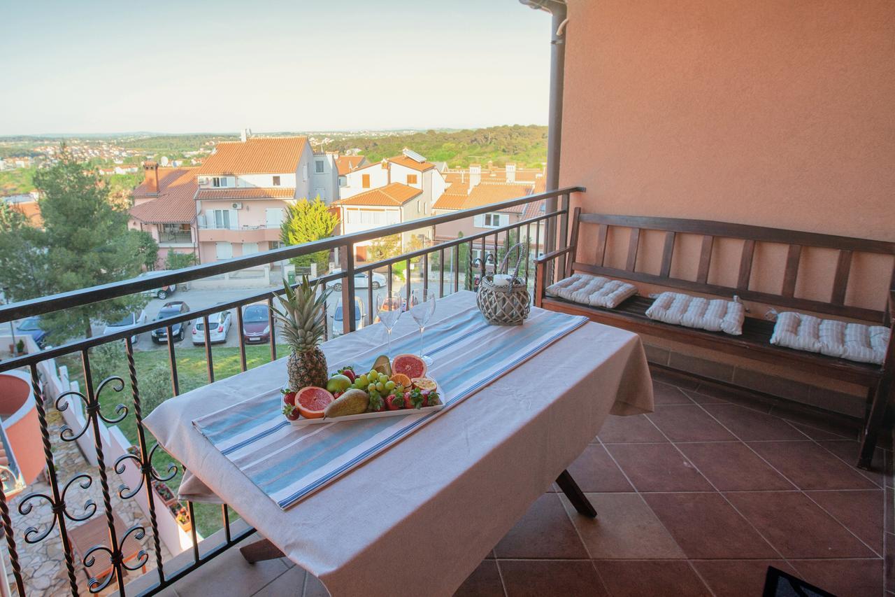 Apartment Rizzi Pula Luaran gambar