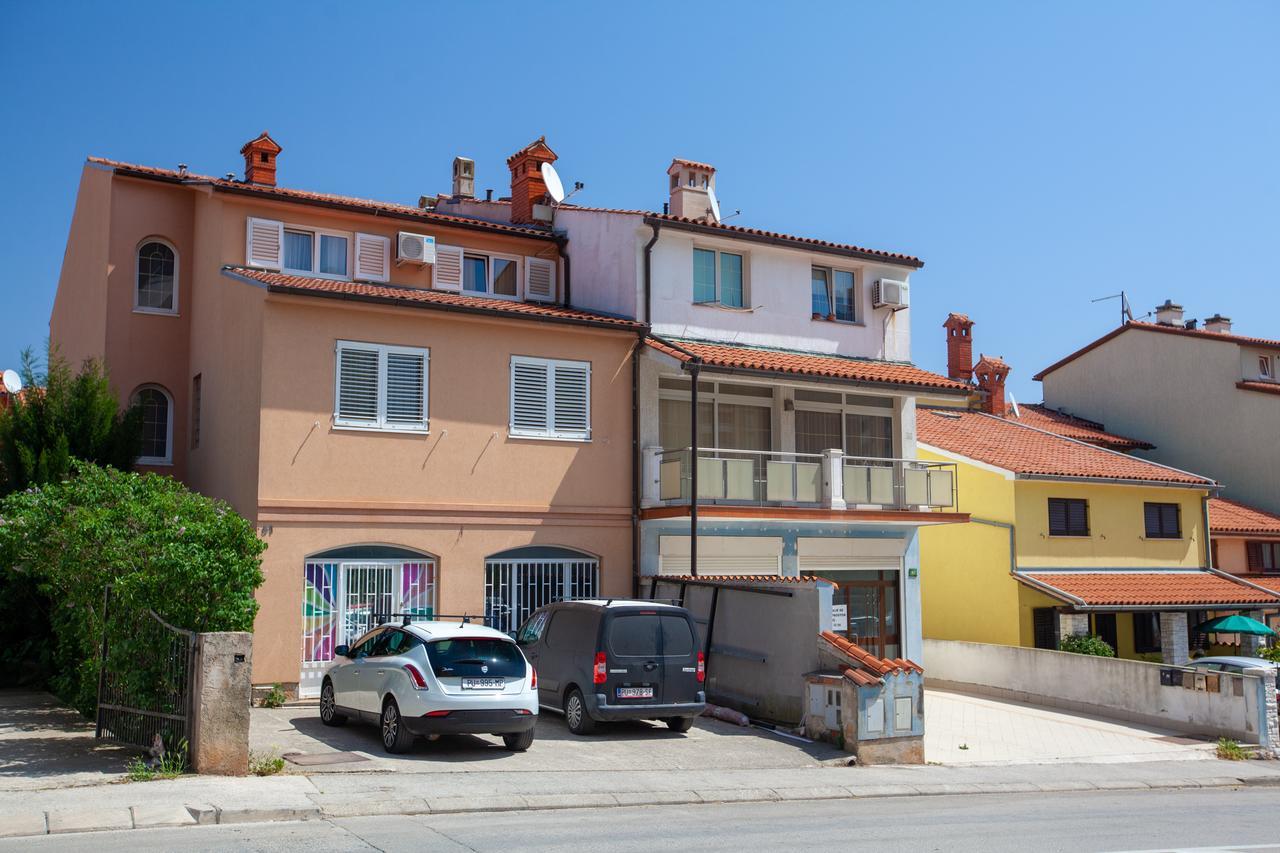Apartment Rizzi Pula Luaran gambar